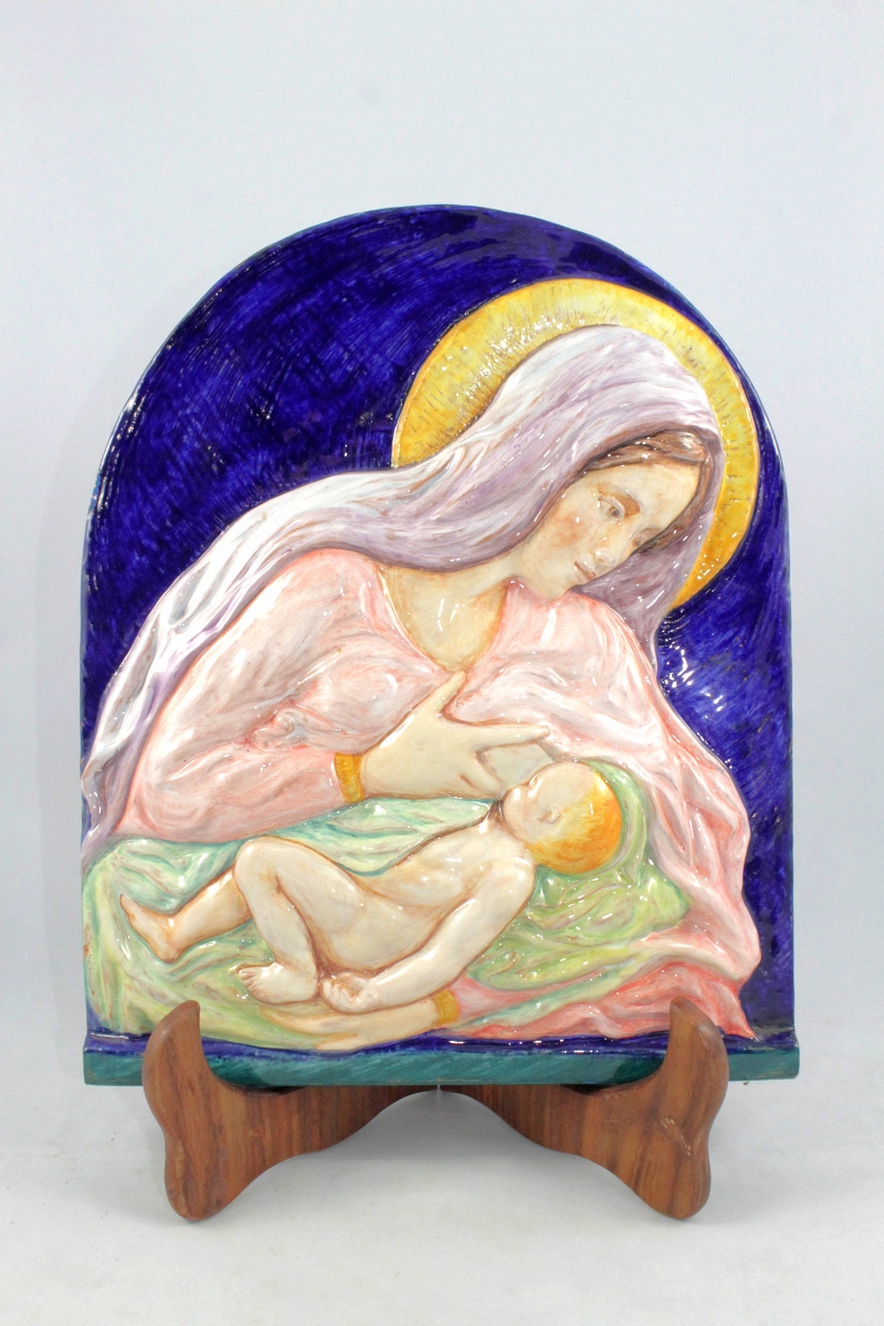 Bassorilievo in Ceramica di Faenza raffigurante Madonna che allatta.